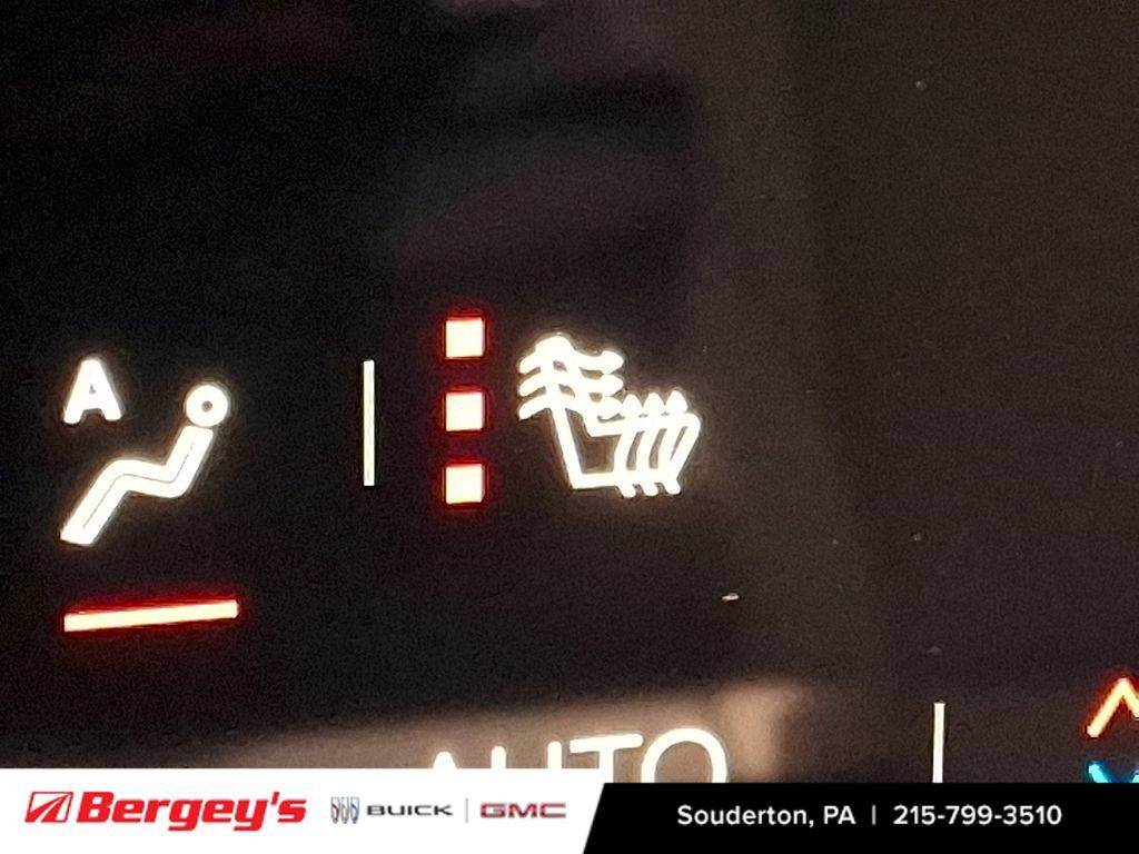 New 2026 GMC Terrain AT4 w/ LPO, Black Badging Package AWD/4WD image 18