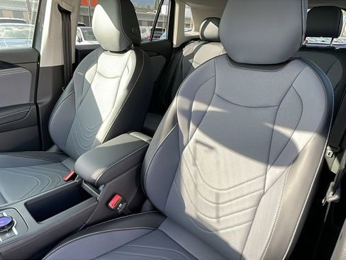 New 2026 Volkswagen Tiguan SE image 15