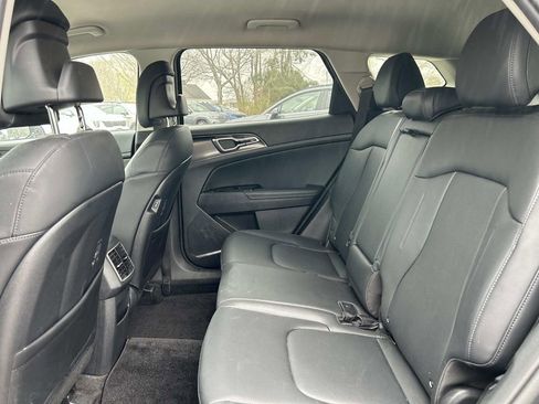 Certified 2025 Kia Sportage EX AWD/4WD image 9