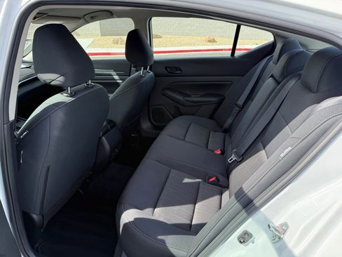 Used 2025 Nissan Altima 2.5 SV FWD image 18