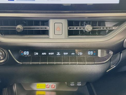 Used 2023 Lexus UX 250h AWD w/ Premium Package image 17