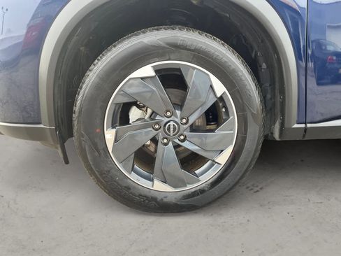 Used 2025 Nissan Rogue SV image 9