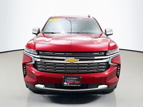 Used 2024 Chevrolet Suburban Premier AWD/4WD image 2