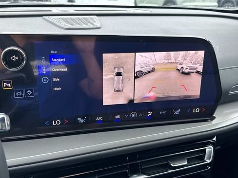 New 2026 Chevrolet Traverse LT w/ Enhanced Driving Package FWD image 32