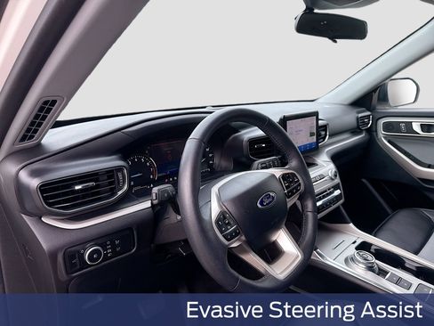 Used 2023 Ford Explorer XLT w/ Equipment Group 202A image 14