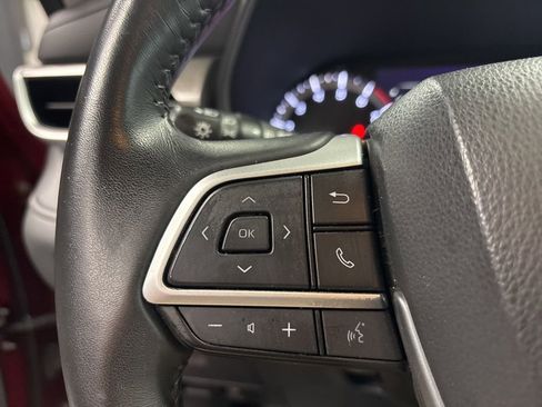 Used 2023 Toyota Highlander LE FWD image 18