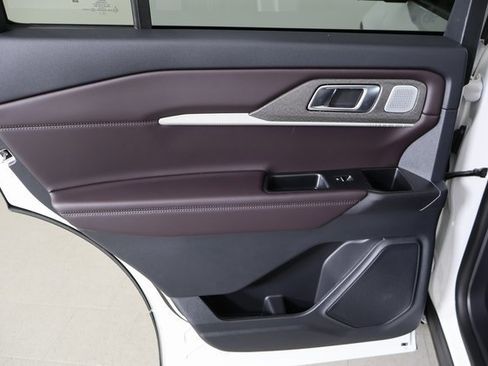 New 2026 Ford Explorer Platinum image 15