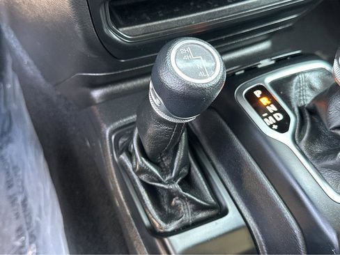 Used 2022 Jeep Wrangler Unlimited Sport AWD/4WD image 24