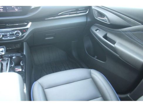 Used 2024 Buick Envista Sport Touring w/ Convenience I Package FWD image 17