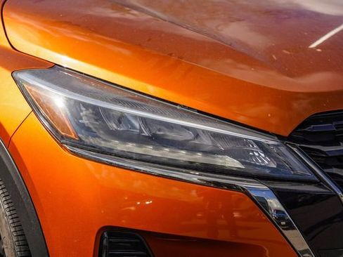 Used 2023 Nissan Kicks SR w/ SR Premium Package image 3