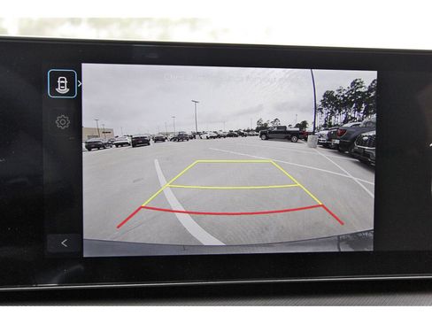 Used 2025 Hyundai Santa Fe SEL FWD image 25