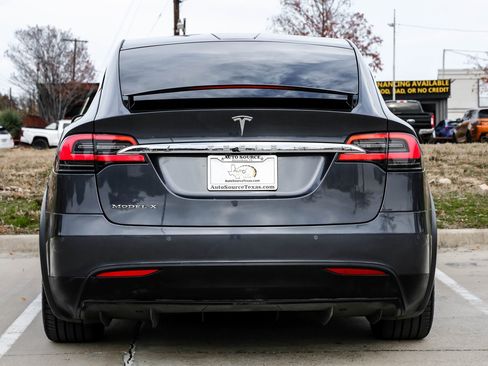 Used 2018 Tesla Model X 75D image 13