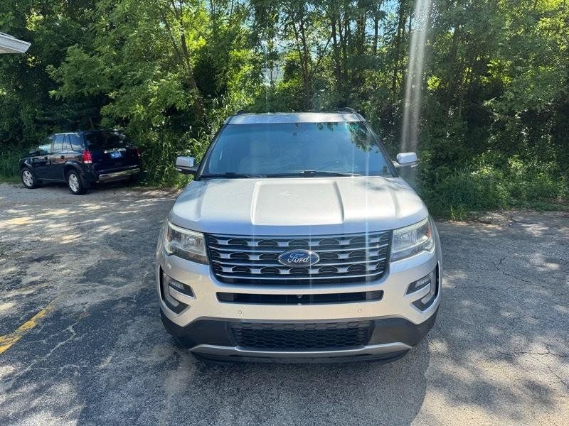 Used 2017 Ford Explorer Limited FWD image 2