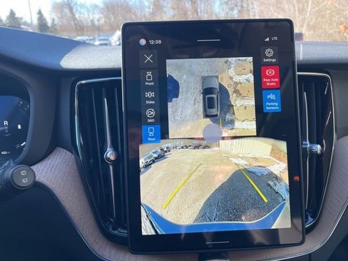 New 2026 Volvo XC60 B5 Plus w/ Climate Package image 29