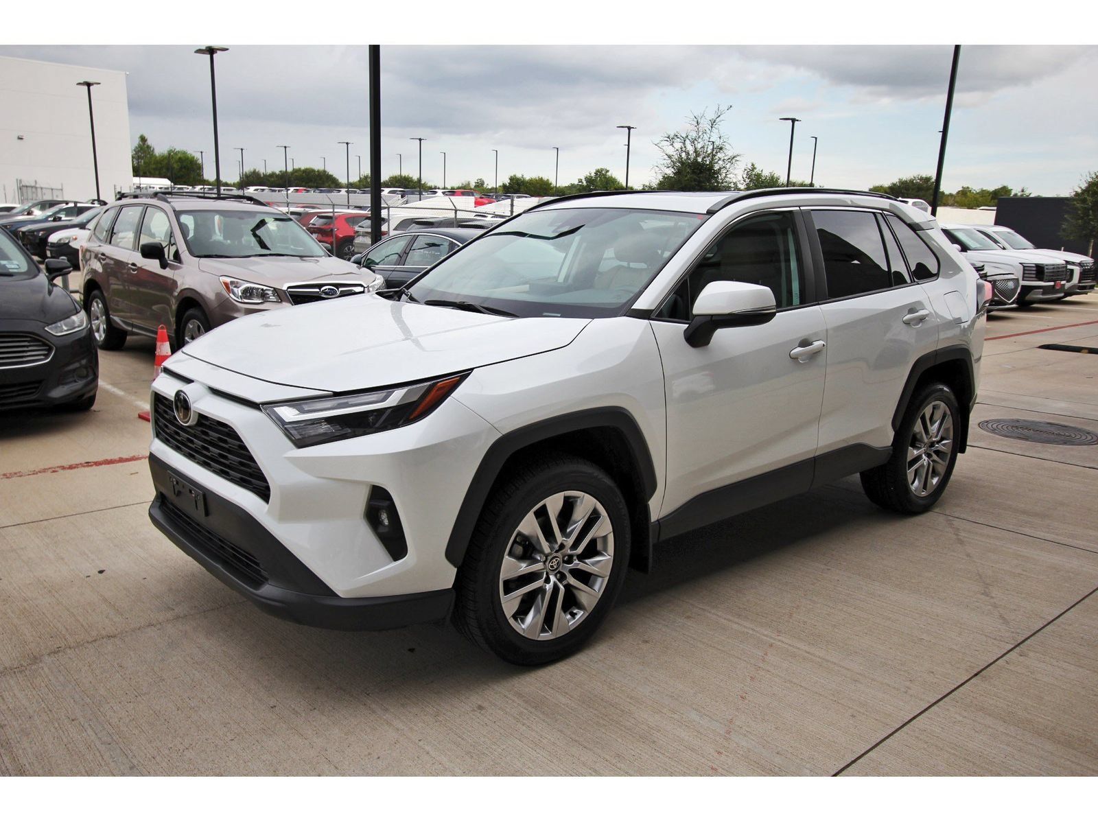 Used 2024 Toyota RAV4 XLE Premium FWD image 3