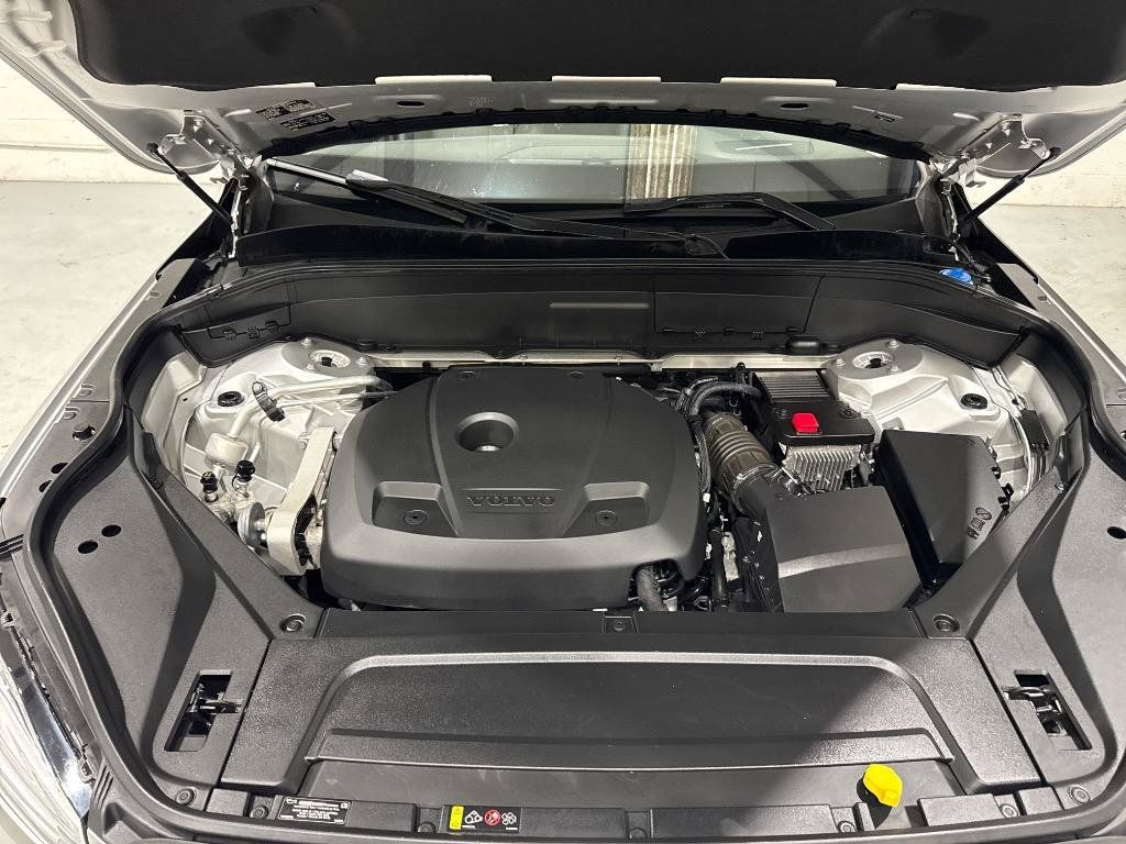 Used 2019 Volvo XC90 T6 Momentum w/ Protection Package AWD/4WD image 14