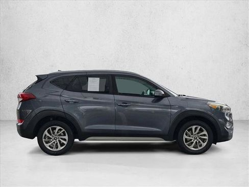 Used 2017 Hyundai Tucson SE Plus AWD/4WD image 4