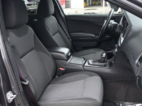 Used 2018 Dodge Charger SXT w/ Blacktop Package RWD image 14