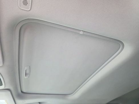 Used 2025 Toyota Sienna XLE FWD image 22