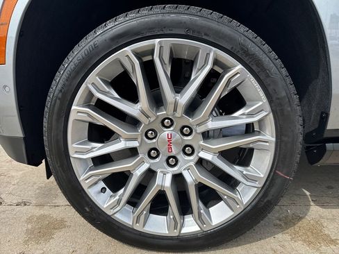 New 2026 GMC Yukon Denali AWD/4WD image 15