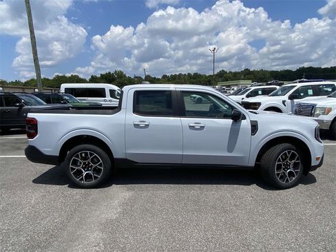 New 2025 Ford Maverick Lariat image 2