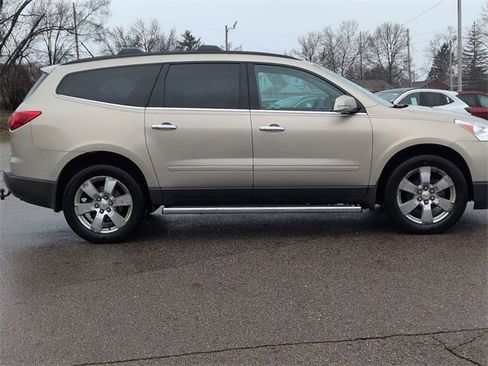 Used 2011 Chevrolet Traverse LT w/ All-Star Package image 6