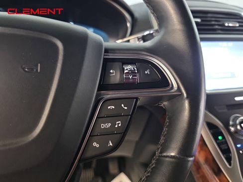 Used 2020 Lincoln Nautilus Reserve image 16