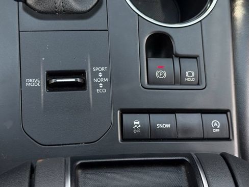 Used 2021 Toyota Highlander XSE FWD image 21