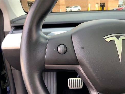 Used 2019 Tesla Model 3 Standard Range image 22