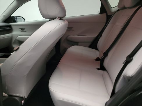 Used 2024 Hyundai Kona SEL FWD image 18