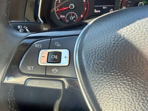 Used 2019 Volkswagen Jetta SE w/ Cold Weather Package image 14