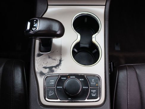 Used 2014 Jeep Grand Cherokee Summit AWD/4WD image 37