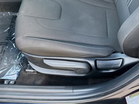 Used 2024 Hyundai Elantra SEL image 15