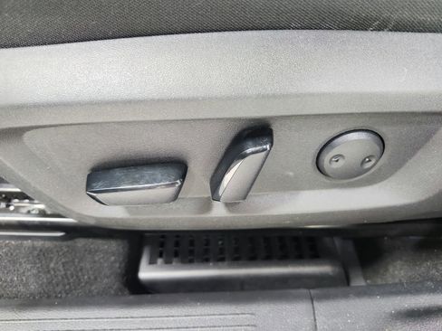 Used 2023 Nissan Rogue SV AWD/4WD image 12
