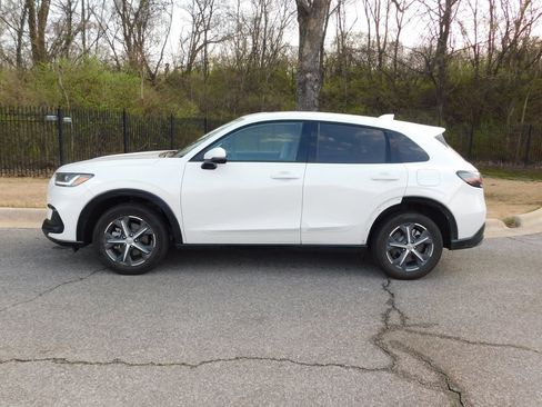 Used 2024 Honda HR-V EX-L image 2