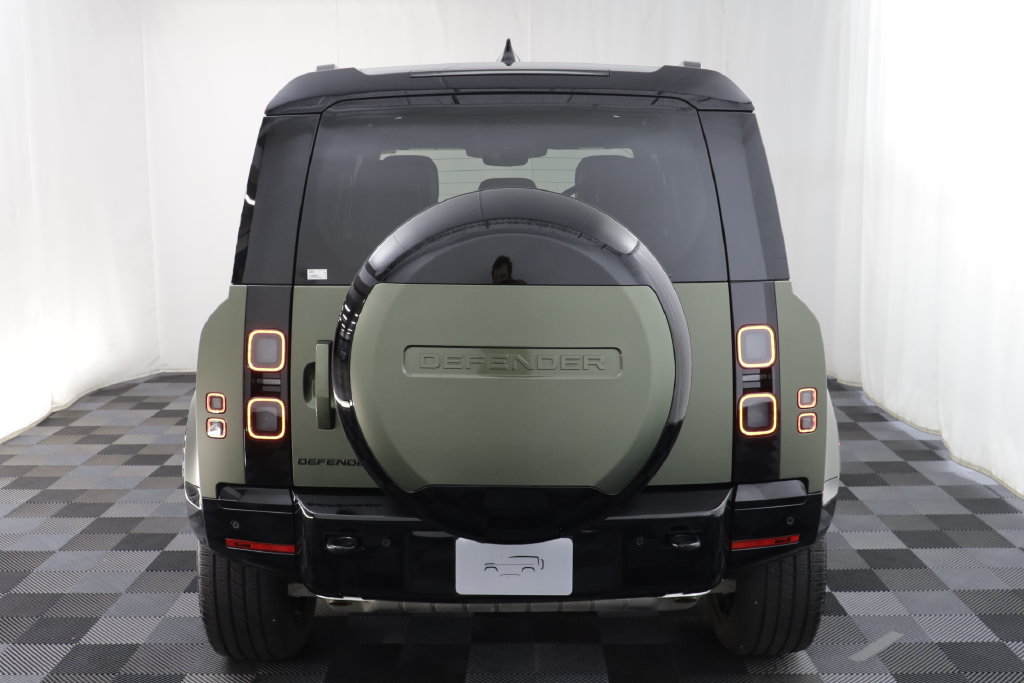 Certified 2026 Land Rover Defender 110 X-Dynamic SE AWD/4WD image 17