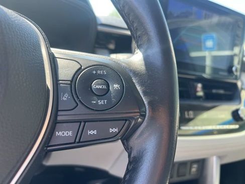 Used 2022 Toyota Corolla Cross LE image 20