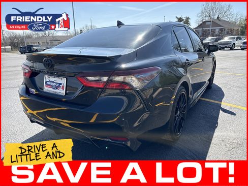Used 2024 Toyota Camry SE w/ Convenience Package FWD image 8