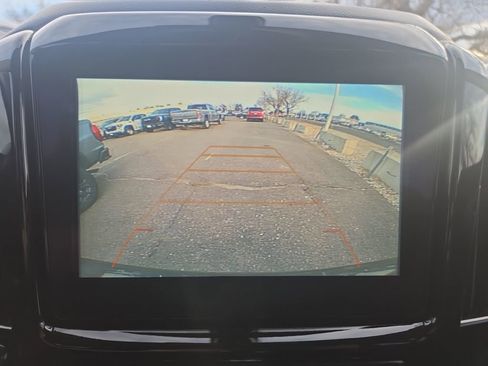 Used 2019 Chevrolet Traverse LT image 18