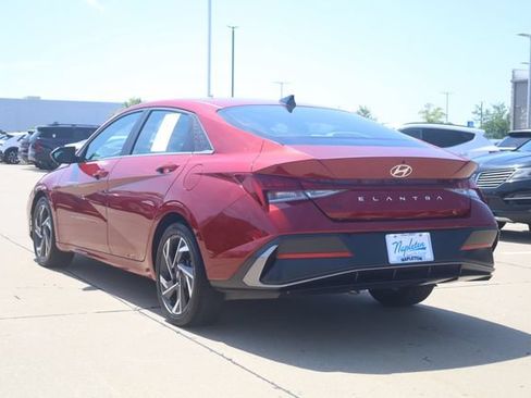 Used 2025 Hyundai Elantra SEL FWD image 6