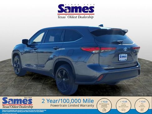 Used 2023 Toyota Highlander LE FWD image 5