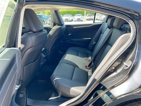 Certified 2025 Lexus ES 300h w/ Premium Package image 19