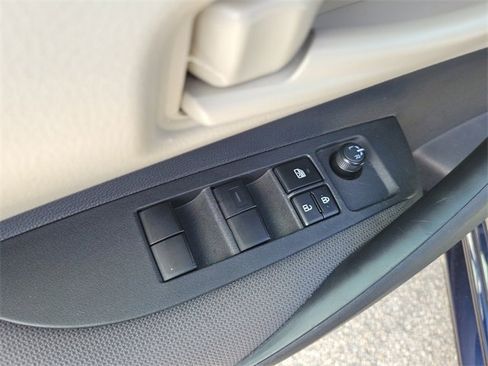 Used 2025 Toyota Corolla LE image 12