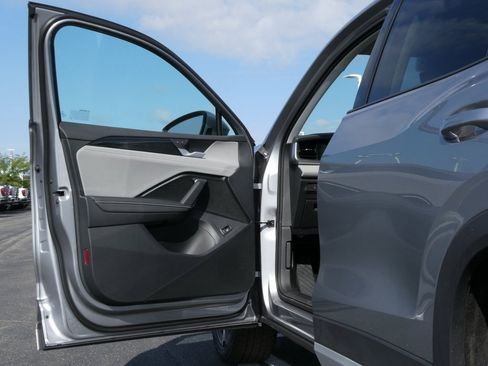 New 2025 Volkswagen Tiguan SE image 24