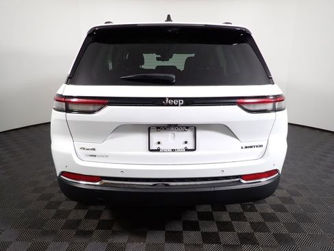Used 2023 Jeep Grand Cherokee Limited w/ Luxury Tech Group II AWD/4WD image 15