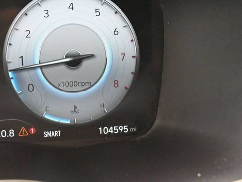 Used 2023 Hyundai Santa Fe SEL w/ Premium Package FWD image 4