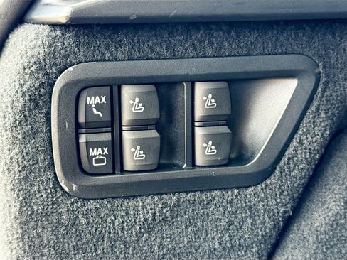 Used 2023 BMW X7 M60i w/ Executive Package image 12