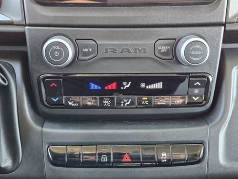 Used 2025 RAM ProMaster 2500 FWD image 19