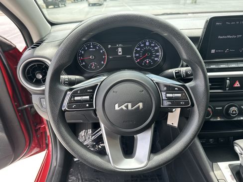 Used 2024 Kia Forte LXS w/ LXS Technology Package FWD image 18