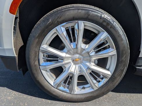 Used 2023 Chevrolet Suburban High Country image 33